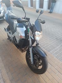 Suzuki GSR 600--